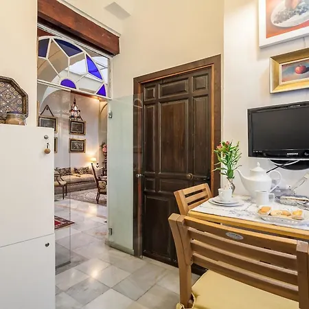 Apartamento House With 2 Bedrooms In Sevilla, With Enclosed Garden And Wifi - 80 K *
